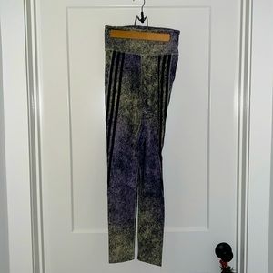 Adidas leggings. Like new.